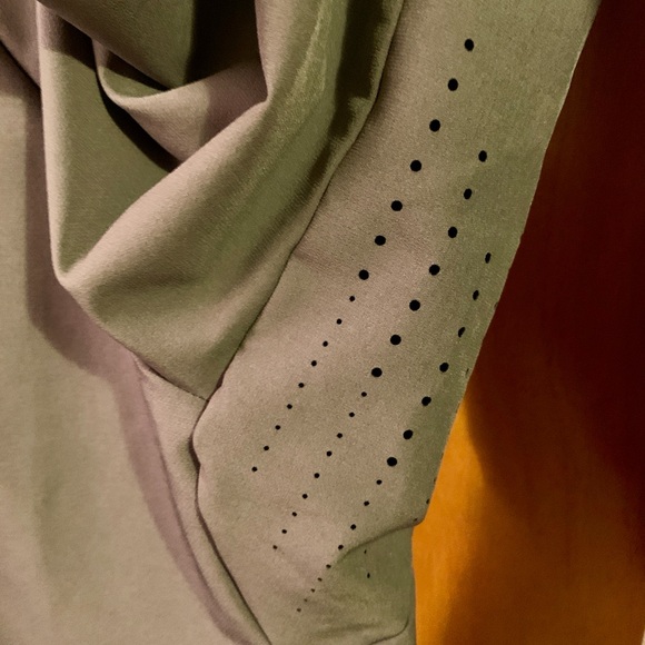 Gymshark Men's Long Sleeve Full-Zip Studio Jacket Core Olive- Men’s Size Medium - Picture 10 of 11